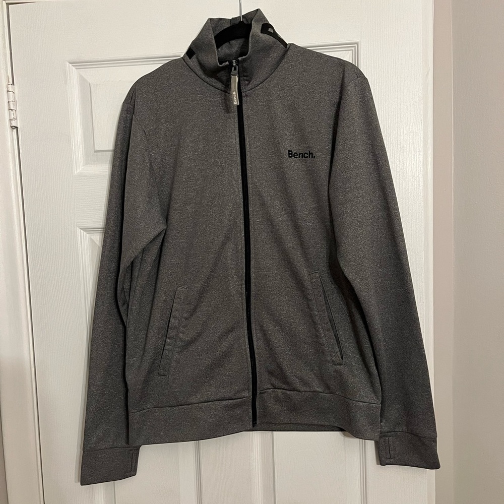 Large men bench sweater